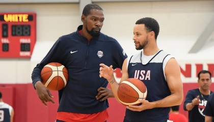 百家乐平台官网游戏平台-杜兰特愿出战28年奥运！暗示希望库里一起加入 美媒预测12人名单