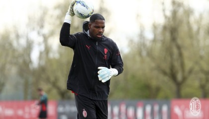 迈尼昂、托莫里归队合练，莱奥、加比亚继续个人训练|国家队|拉斐尔·莱奥|拉斐尔-达-席尔瓦|莱奥-席尔瓦|ac米兰_新浪体育_新浪新闻