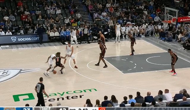 1660363518228072846.gif 1.gif